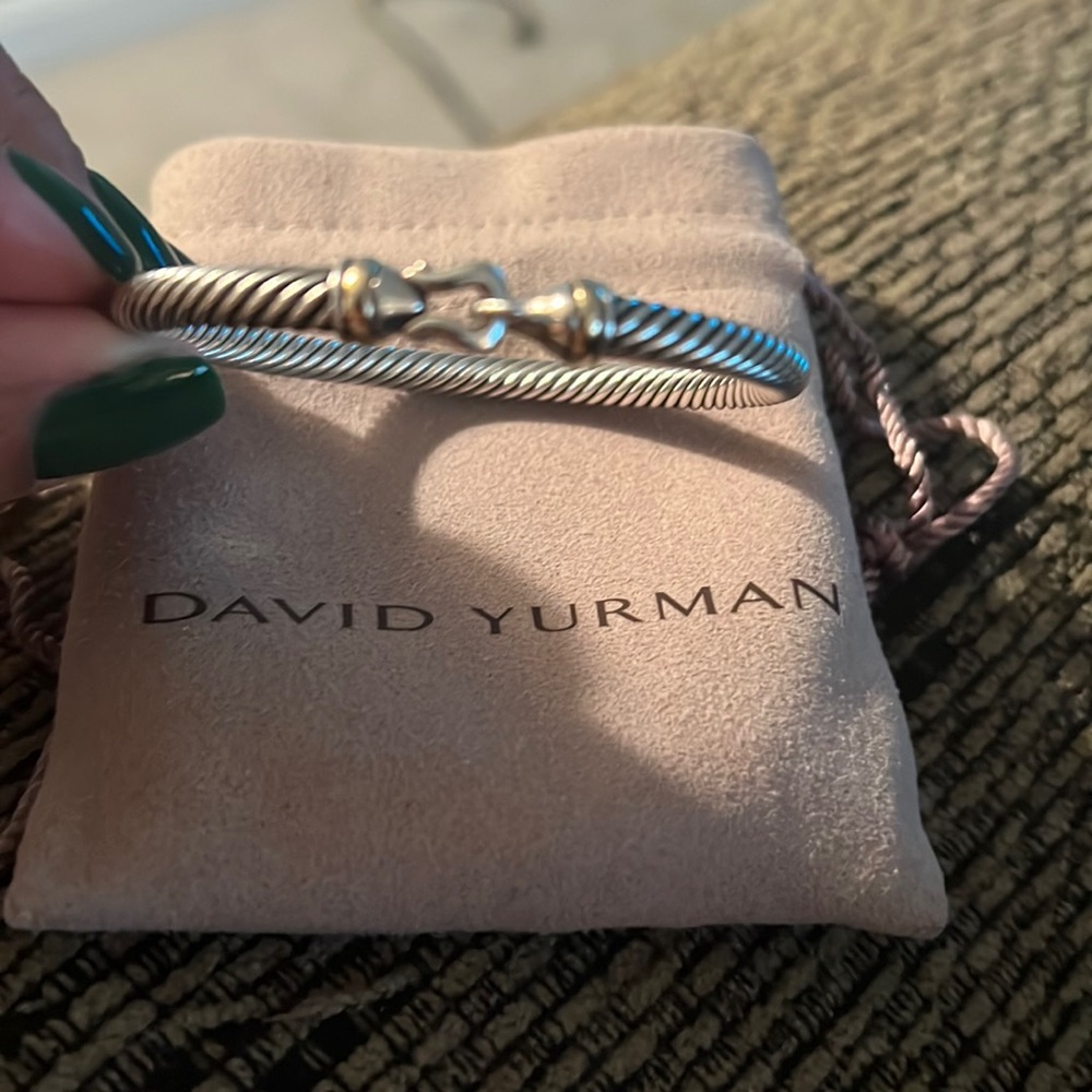Authentic David Yurman bangle fits size 7 wrist